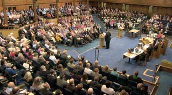 Chief Rabbi Ephraim Mirvis addresses the General Assembly of the Church of Scotland