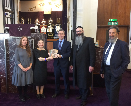 Justice Secretary Michael Matheson MSP visiting Giffnock Synagogue
