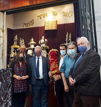 SNP leaders visit synagogue